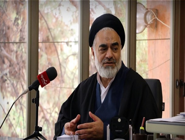 داغ دیدگان زلزله به کمک نیاز دارند نه بحث سیاسی