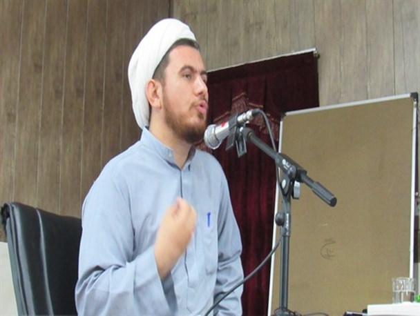 عده‌ای در تلاش داشتند تا ایدئولوژی نظام اسلامی را از راس پائین بیاورند