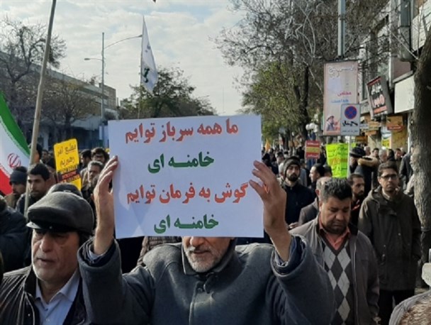 اردبیلی ها با شعار "آذربایجان اویاخدی انقلابا دایاخدی" پاسخ آشوبگران را دادند+عکس
