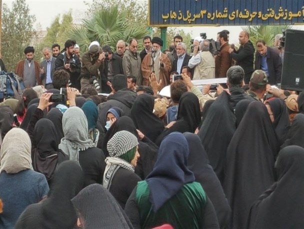 سفر پرخیر و برکت رهبر معظم انقلاب به مناطق زلزله زده سرپل ذهاب درسال 96