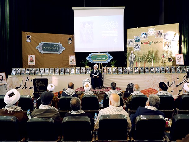 محفل تفسیر قرآن کریم توسط آیت الله ناصری همزمان با آغاز هفته بسیج در یزد