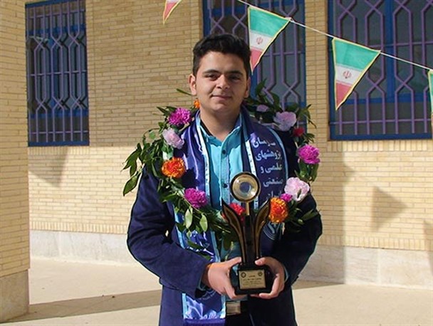 کسب مقام اول خواست خدا بود/ بهترین پشتوانه والدین هستند/شکست اول ناامیدم نکرد/ موفقیت؛ حاصل خودباوری و همت است