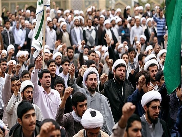 تجمع طلاب حوزه علمیه قم دراعتراض به کشتار شیعیان نیجریه