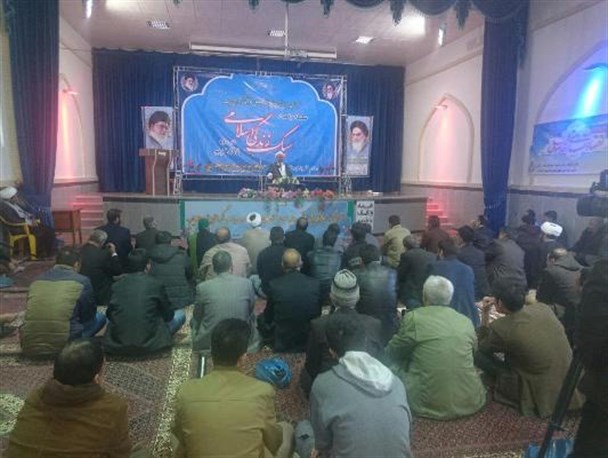 همایش "سبک زندگی اسلامی بر اساس آموزه های قرآنی" در سنقر برگزار شد