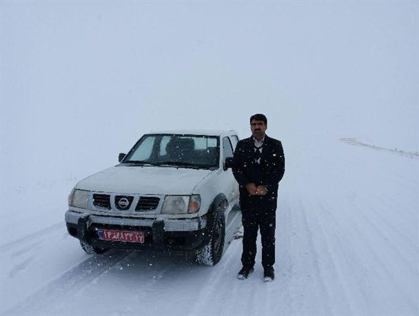 مسدود شدن راه 30 روستای بخش باروق میاندوآب با بارش برف/ تردد با زنجیر چرخ امکان پذیر است