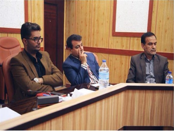 از ۳ کتاب خوان برتر شهر اهرم تجلیل می شود