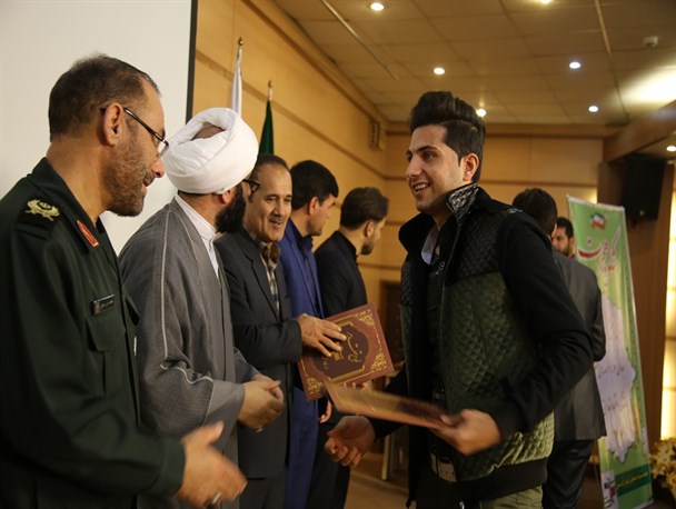تجلیل از 98 دانشجوی جهادگر کردستانی
