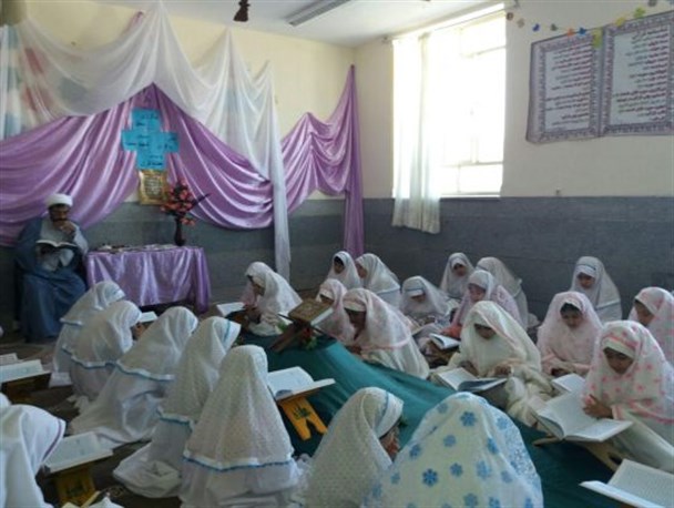 برپایی محفل نورانی انس با قرآن کریم درمدارس میرجاوه