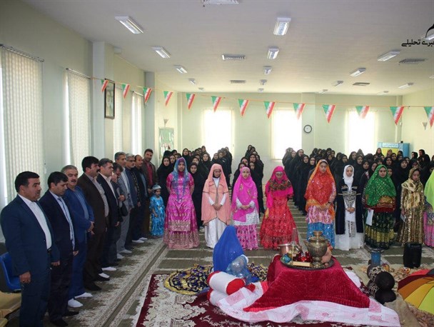 جشن ویژه شب یلدا در هنرستان آیت الله خامنه ای داران برگزار شد