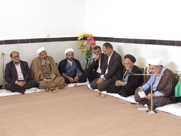 مراسم بزرگداشت روز وحدت حوزه و دانشگاه در دفتر امام جمعه قاین برگزار شد/ تصویری