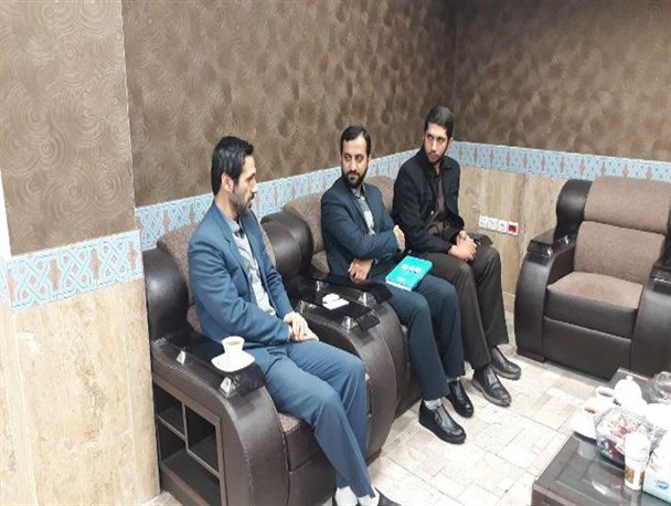 برای تربیت نوجوانان باید از حوزه هنر وارد شد/ باید به دنبال پرورش هنرمندان انقلابی بود/ ضعف گلستان در حوزه ادبیات پایداری است