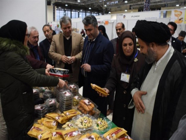 نمایشگاه توانمندی بانوان منطقه آزاد ماکو شروع بکار کرد+ تصاویر