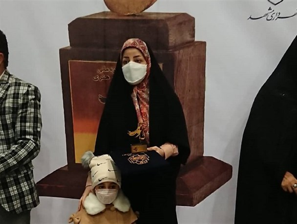 درخشش بانوی هنرمند بوشهری در جشنواره فانوس/ ایستگاه بعد مشهد امام رضا(ع) است