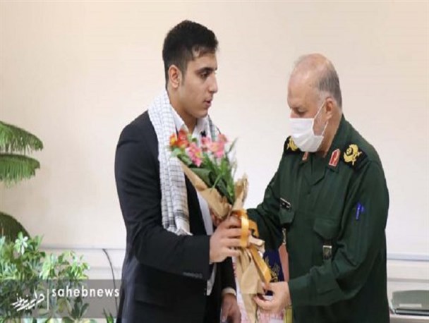 سردار فدا: هرکس در جایگاه خود سبب عزت کشور شود، حاج قاسمِ رشته خود است/ قهرمان وزنه برداری جهان: هدف ما بلند کردن پرچم ایران و طنین انداز شدن سرود ملی بود