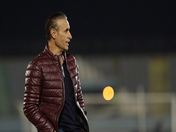 گل‌محمدی: بازیکن مصدوم تاجیکستانی تا نیم‌فصل مصدوم شده/ باید این سؤال را پرسید که چرا از استوکس شکایت نشد