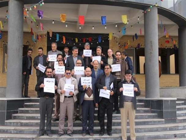 فرماندار و کارکنان فرمانداری سمنان به کمپین محمد رسول الله پیوستند+تصاویر