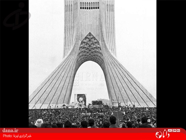 گزارش تصویری/راهپیمایی میلیونی مردم در حمایت از امام خمینی (ره) در 29 دی 1357