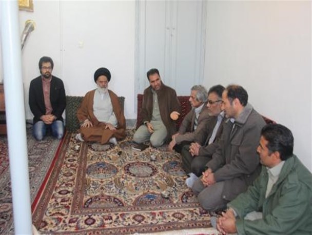 دیدار کارمندان محیط زیست قاین وانجمن زیست محیطی حامیان طبیعت وآهو نوازقاین با امام جمعه
