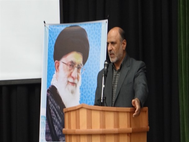 عزت ایران اسلامی در گرو ولایتمداری و ایستادگی است