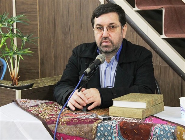 خانم‌ها برای رسیدن به هویت واقعی راهی جز تحمیل خود ندارند / برخی مسائل سیاسی را متوجه نیستند بااینکه مجتهدی 80 ساله با 65 سال کار سیاسی هستند