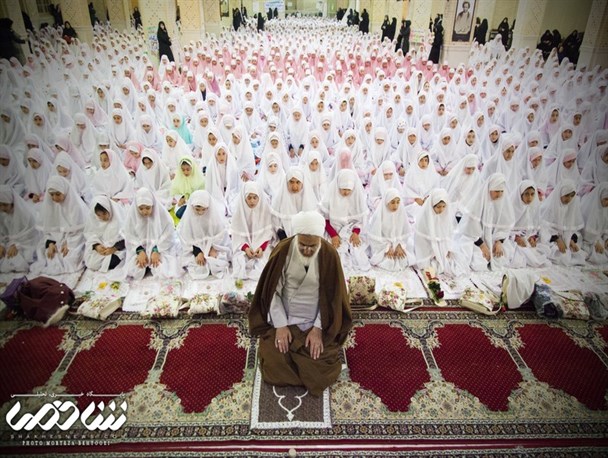 مراسم جشن تکلیف دانش آموزان دختر در قزوین برگزار شد