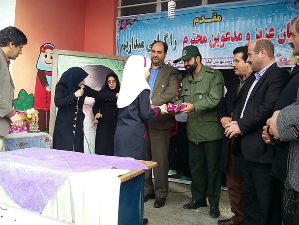 گرامیداشت روز هوای پاک در مدرسه هاجر آبیک