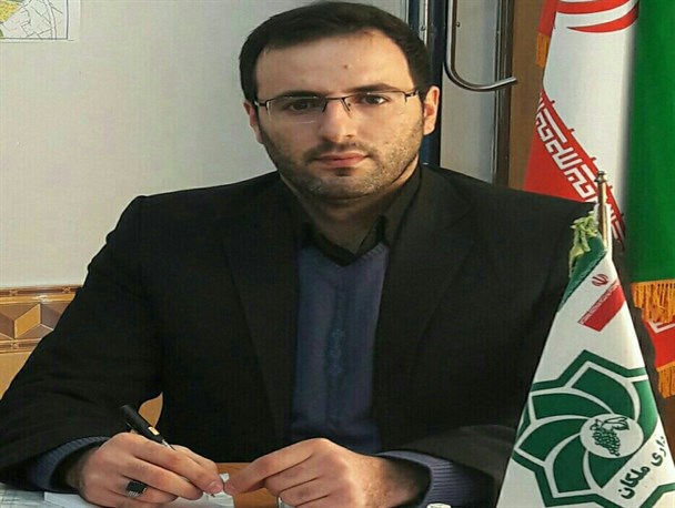 کارکنان شهرداری باید پای کار حل مشکلات مردم باشند