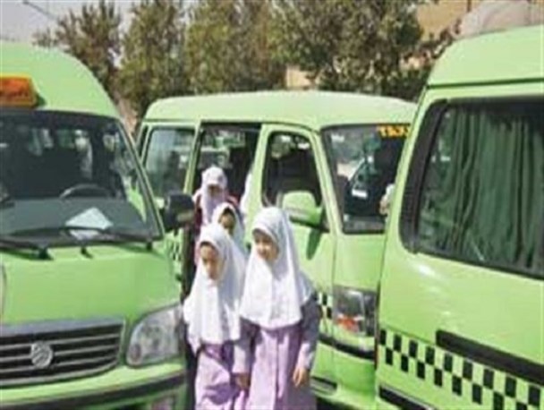 ۱۸خودروی سواری متخلف سرویس مدارس توقیف شدند/ وقتی والدین به بهانه کاهش نرخ کرایه،جان فرزندانشان را به خطر می اندازند!
