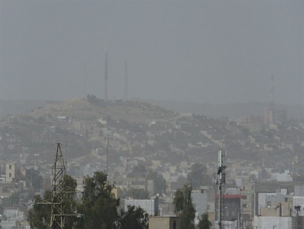 هوای بام نفت ایران در شرایط ناسالم/خاک پس از باران به گچساران آمد+تصاویر
