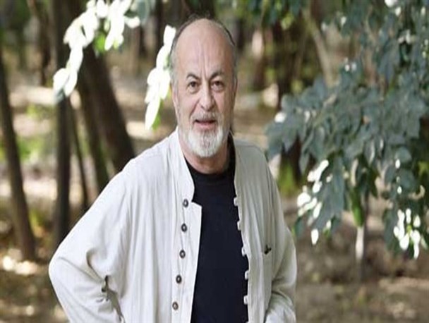 هنرمندان نباید حوزه فرهنگ و هنر را ترک کنند