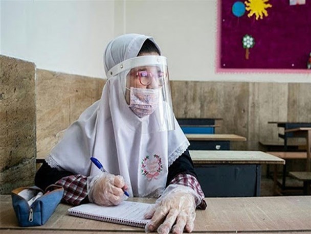 اهدای ۷۵۰ بسته لوازم التحریر به دانش آموزان نیازمند اردکان/ برگزاری ۱۸ کلاس کمک آموزشی