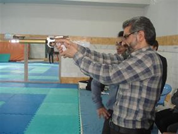 تیراندازی با طپانچه بادی (عکس)