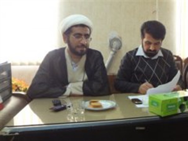 علی رغم گسترش تکنولوژی ارتباطی هنوز جایگاه، شأن و منزلت کتاب حفظ شده است