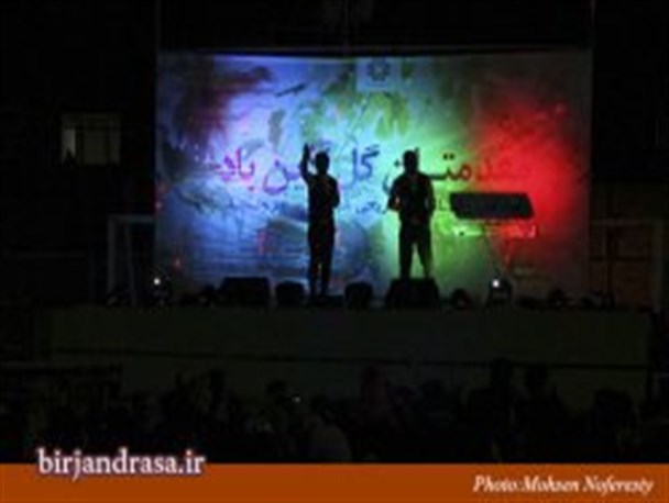 جشن بزرگ انقلاب با پوسته انقلابی ولی ماهیتی ماهواره ای / سیاوش قمیشی معلم پرورشی شد و حمیرا تشویق شد + فیلم