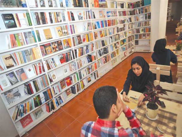 کافه «کتاب پاراگراف» در لارستان افتتاح شد
