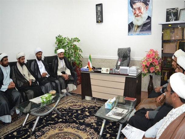 دیدار روحانیون با امام جمعه شهرستان نیمروز+تصاویر