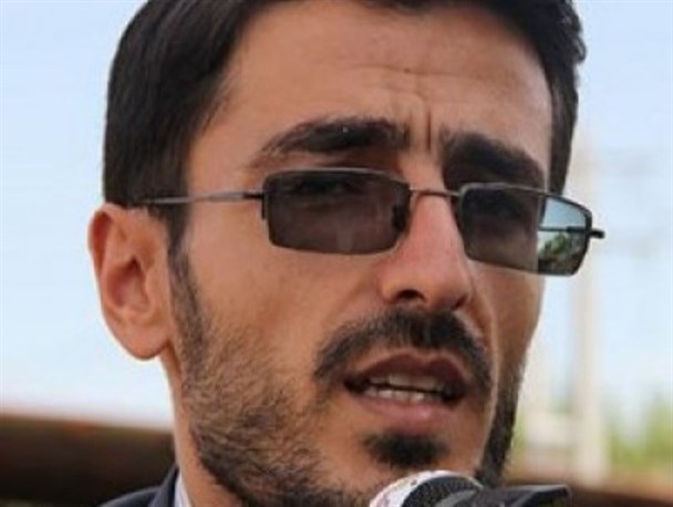 در و دیوار روستاییان محل نصب پوستر نیست