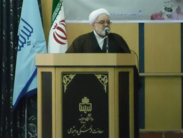 فرهنگ عاشورا و امام حسین(علیه السلام) یک دانشگاه است/ باعث آبروی اهل بیت باشید نه باعث آبرو ریزی اهل بیت