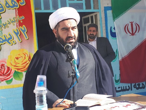 تبیین حجاب وعفاف در بین دانش آموزان لازم وضروری است