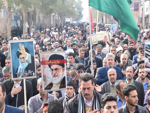 پیکر مطهر شهید گمنام در دانشکده علوم قرآنی میبد آرام گرفت+ تصاویر