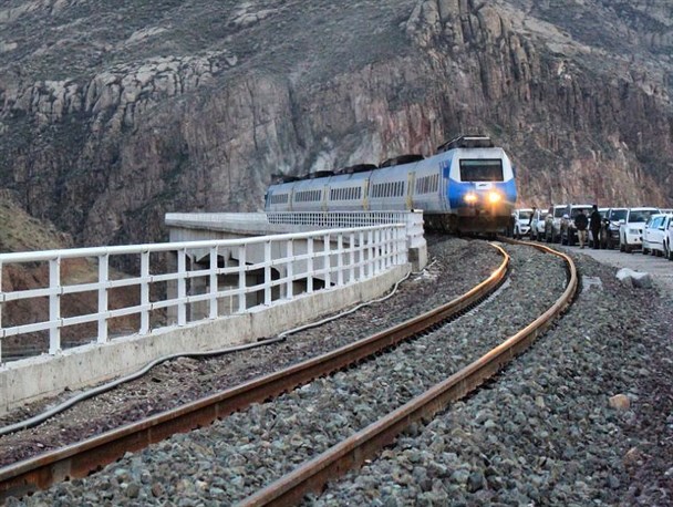 افتتاح راه آهن قزوین ـ رشت در اسفند‌/‌ مسافران‌ نوروزی‌ با قطار به رشت می‌روند
