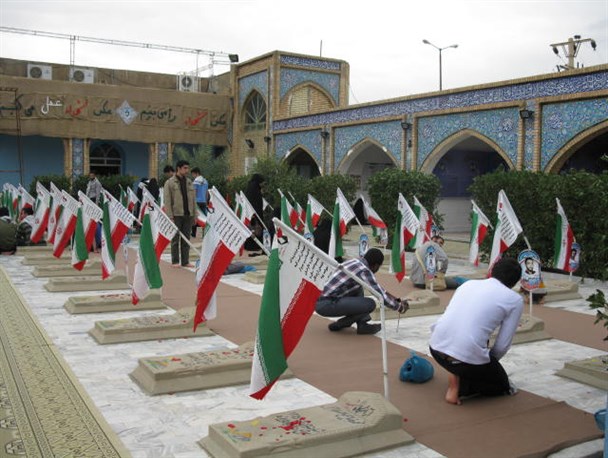 دومین کاروان راهیان نور جزیره کیش عازم مناطق عملیاتی کشور شد