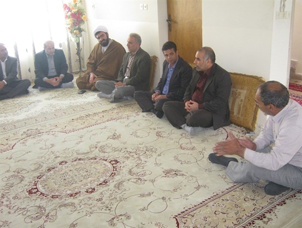 دیدار مسئولین چناران از ۴خانواده جانباز ارتشی شهرستان+ تصاویر