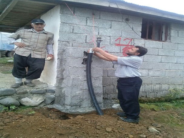 مراحل پایانی گاز رسانی به روستای گیل ملک واجارگاه +تصاویر