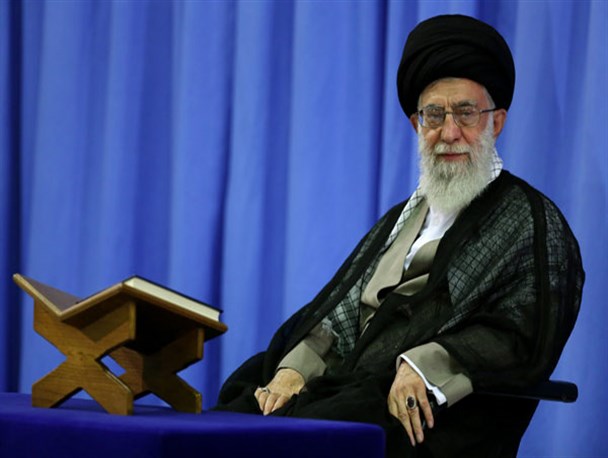 آنچه رهبر حکیم انقلاب در خشت خام می دید