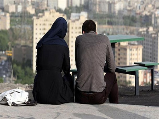 پدیده شوم همباشی و تأخیر در ازدواج