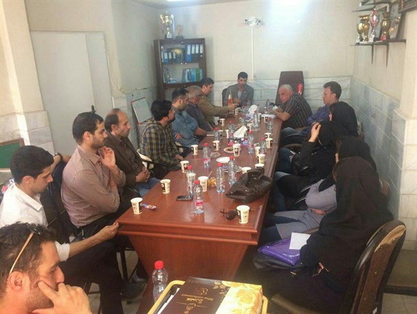 از تیم ها و هیاتهای برتر شنای استان گیلان تجلیل شد