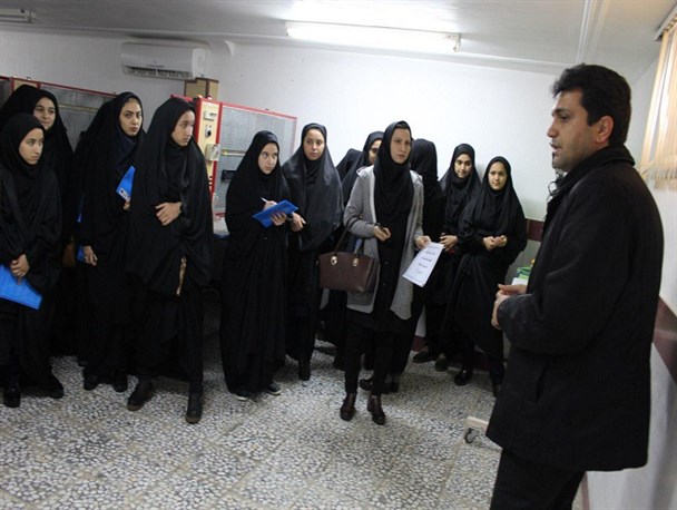 آشنایی دانش‌آموزان دوزینی با امکانات دانشگاه آزاد مینودشت+تصاویر