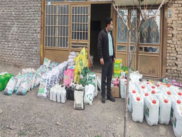 کشف انبار کود و سموم شیمیایی قاچاق در رشتخوار