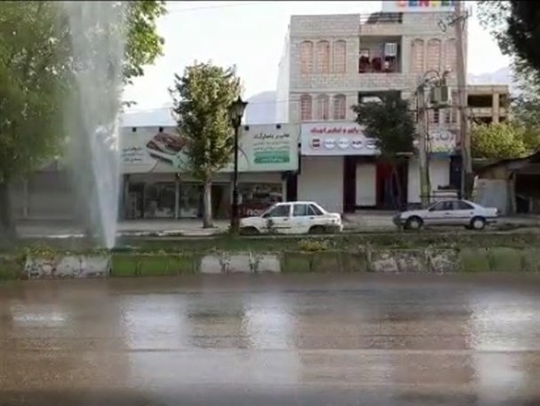 راه‌اندازی کارواش مجانی با فواره ۶ متری در یاسوج+فیلم